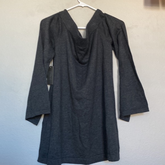**BRAND NEW** Vinci Camuto off the shoulder sweater - Picture 2 of 3